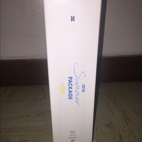 SEALED 2018 BTS SUMMER PACKAGE IN SAIPAN - Picture 4 of 4